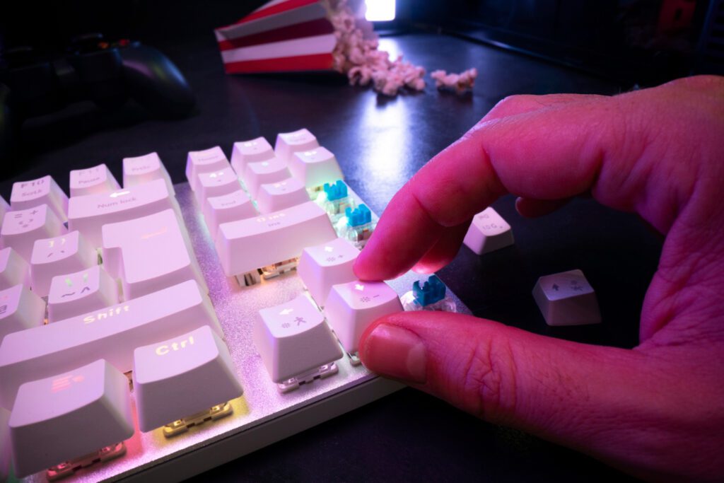 Diagram illustrating minor versus major bottlenecks and their impact on FPS